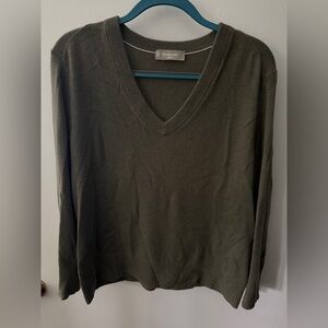 Everlane Green V-Neck Cashmere Sweater